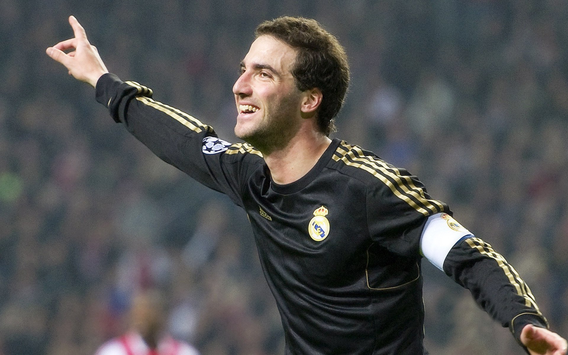 乐鱼体育平台官网-欧洲冠军联赛：皇马狂胜出线，晋级形势喜人！，欧洲杯2021皇马